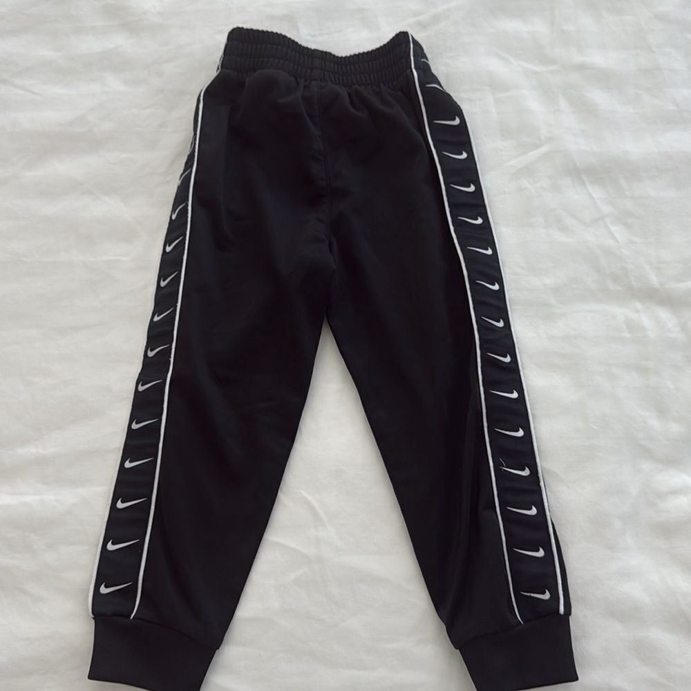 Nike tracksuit - Picture 9 of 10
